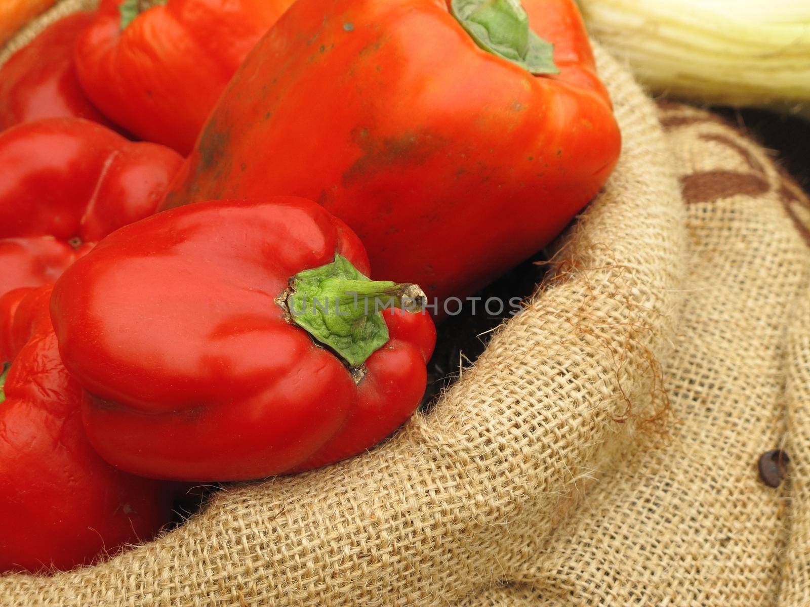 Red pepper by aroas