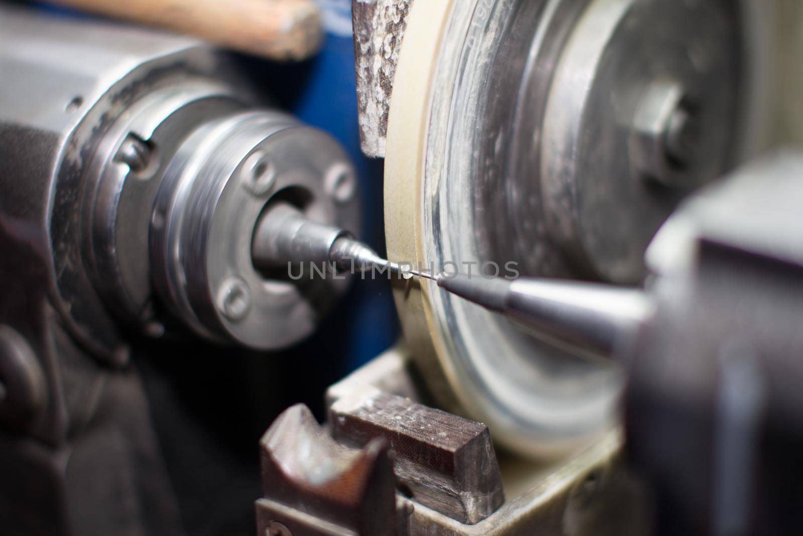 The machine for diamond cutting,Industrial diamond manufacturing