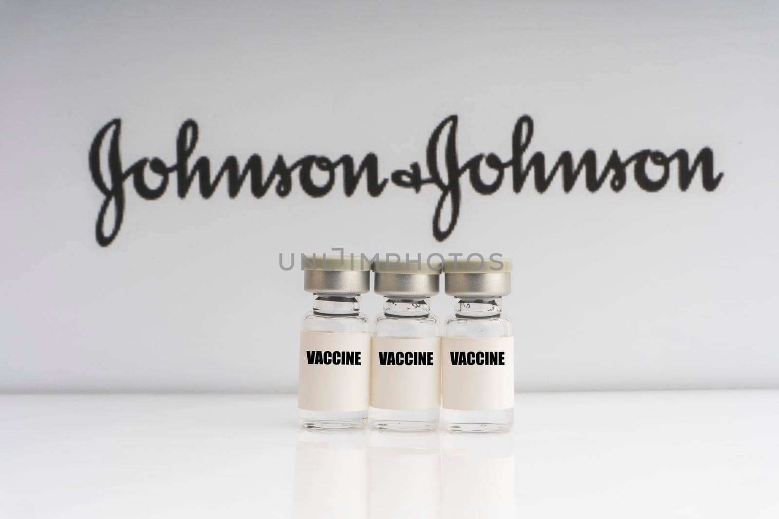 Kuala Lumpur, Malaysia - Mac 2, 2021: Vials vaccine on blurry Johnson & Johnson background. by silverwings