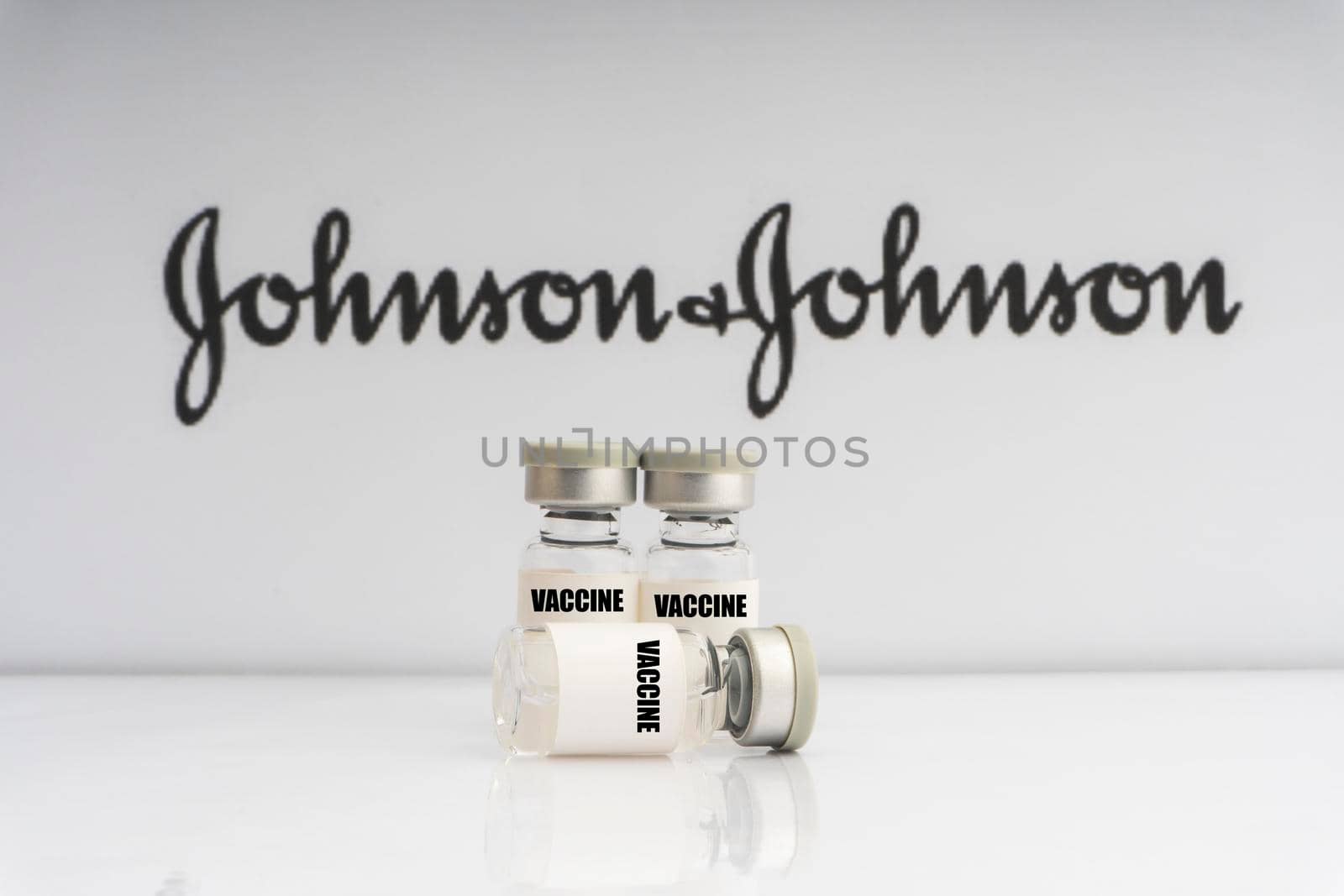 Kuala Lumpur, Malaysia - Mac 2, 2021: Vials vaccine on blurry Johnson & Johnson background. by silverwings