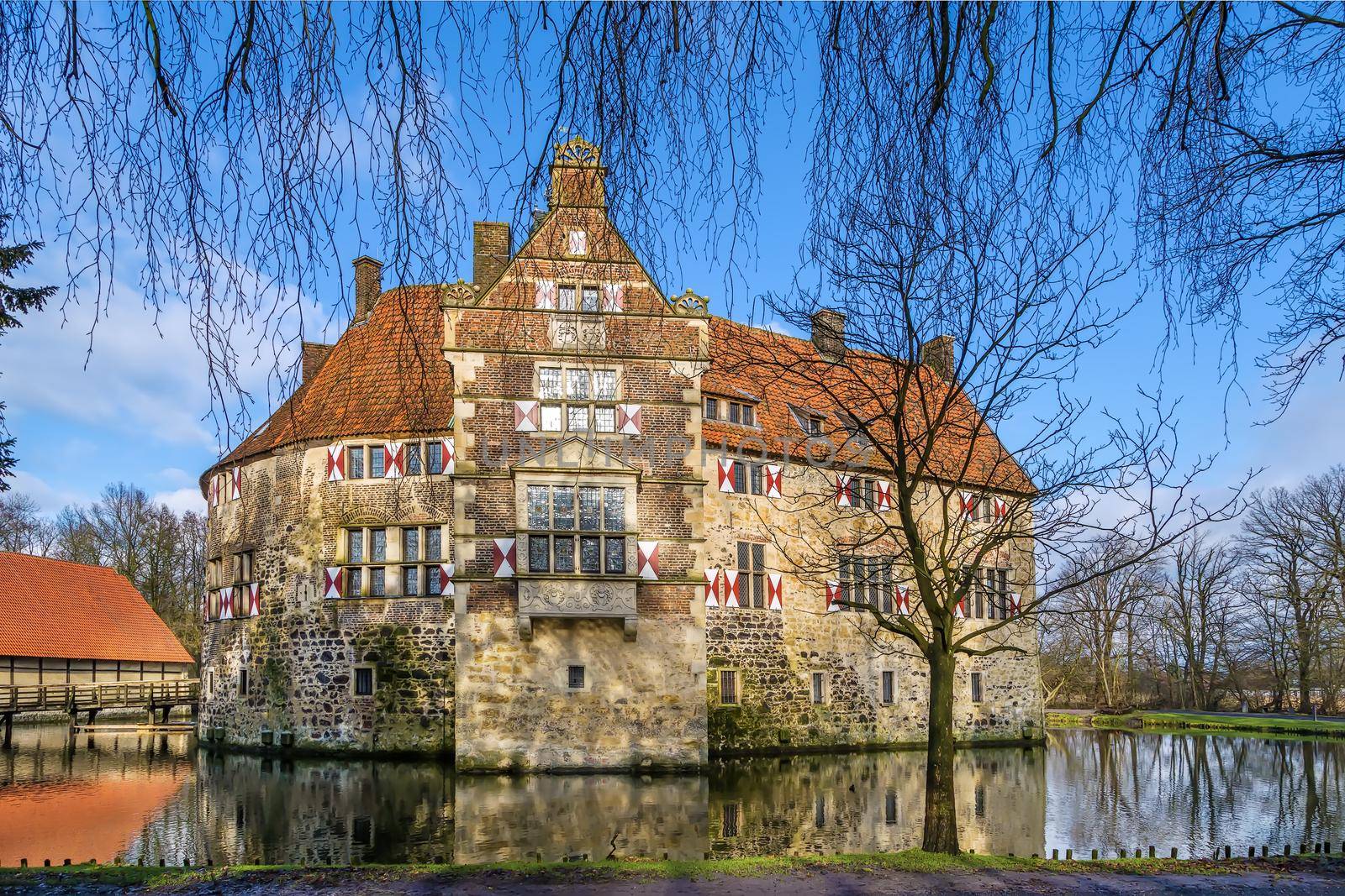 Vischering Castle in Ludinghausen, North Rhine-Westphalia is the most typical moated castle in the Munster region of Germany