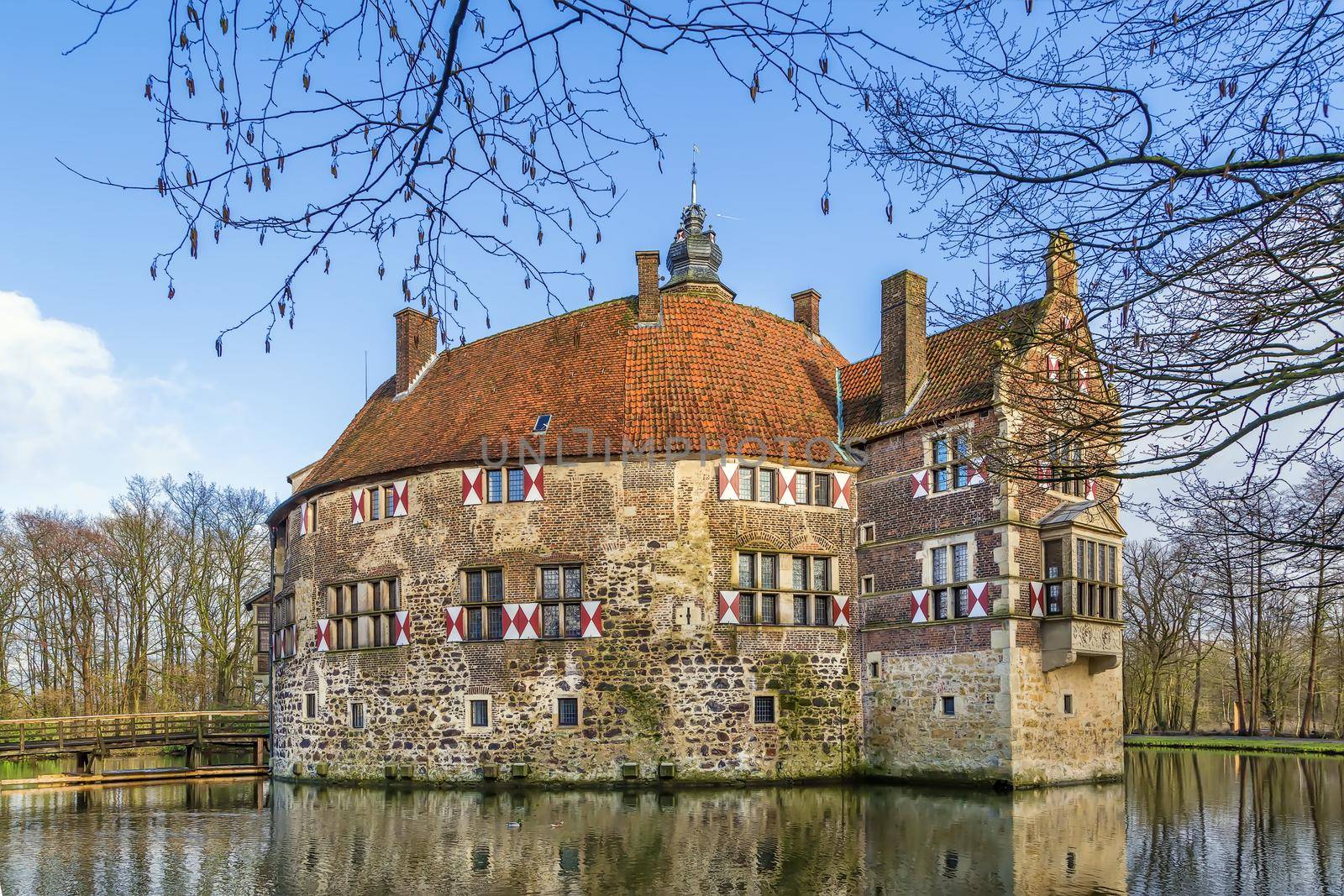 Vischering Castle, Germany by borisb17