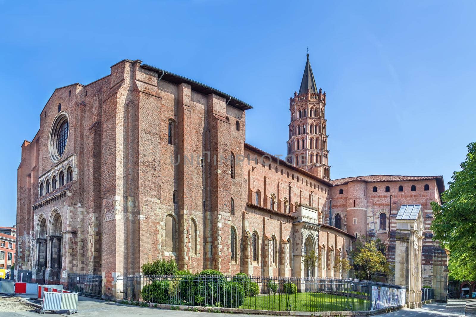 Basilica of Saint-Sernin, Toulouse, France by borisb17