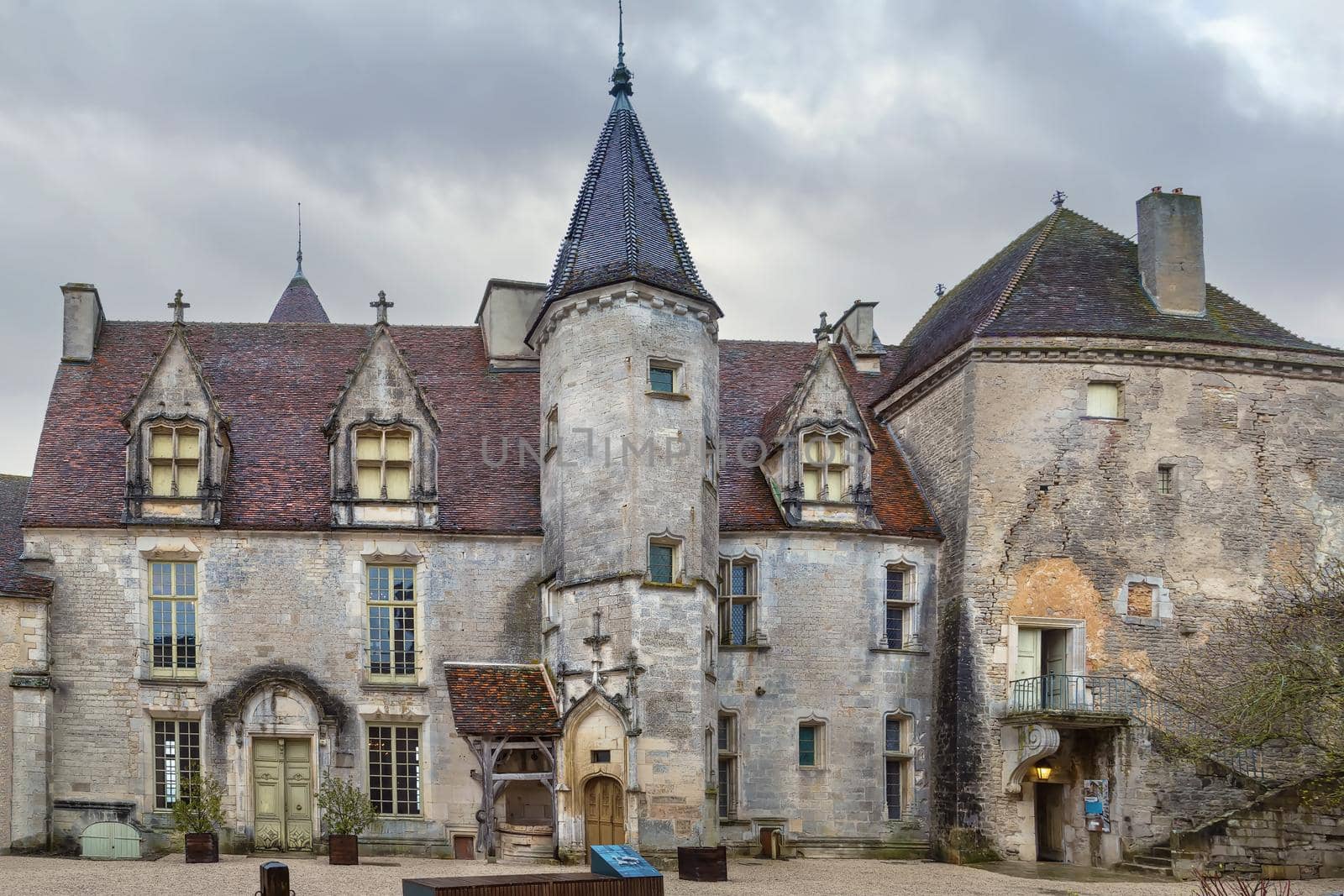 Chateau de Chateauneuf, France by borisb17