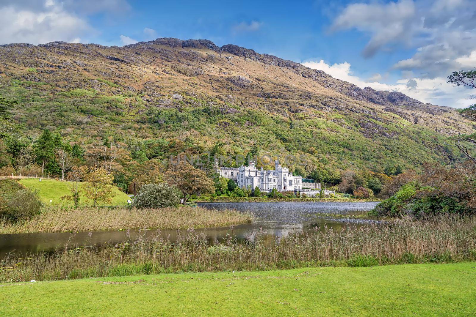 Kylemore Abbey, Ireland by borisb17