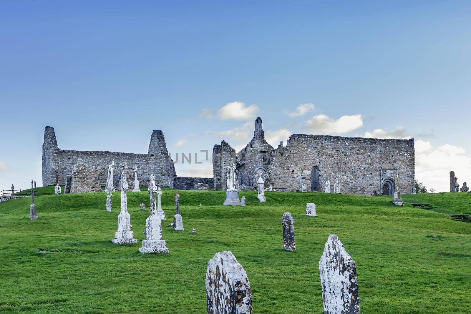Clonmacnoise abbey, Ireland by borisb17