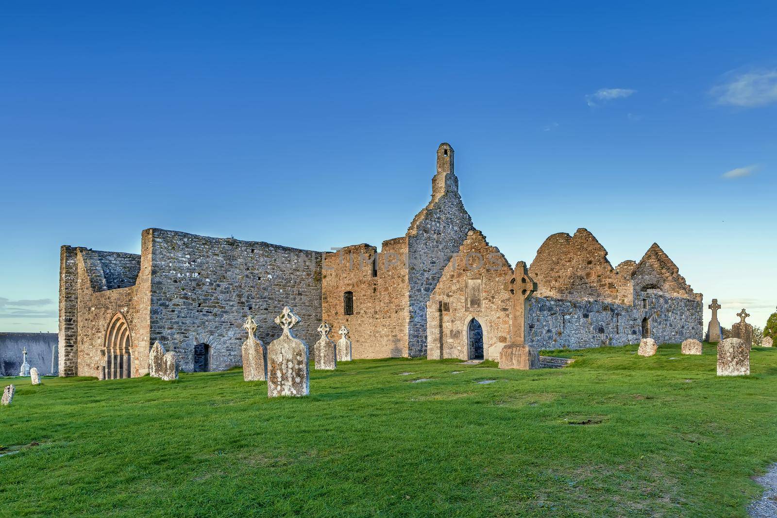 Clonmacnoise abbey, Ireland by borisb17