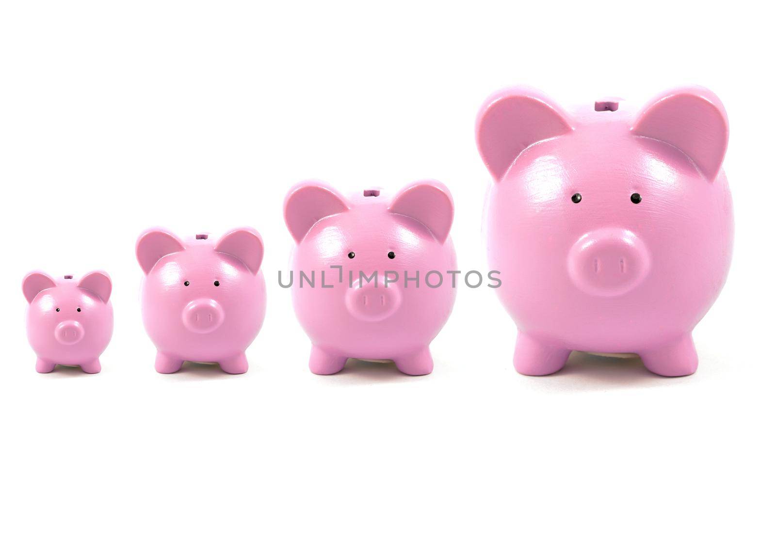 A conceptual image of pink piggy banks growing in size over time to illustrate the growth of savings.