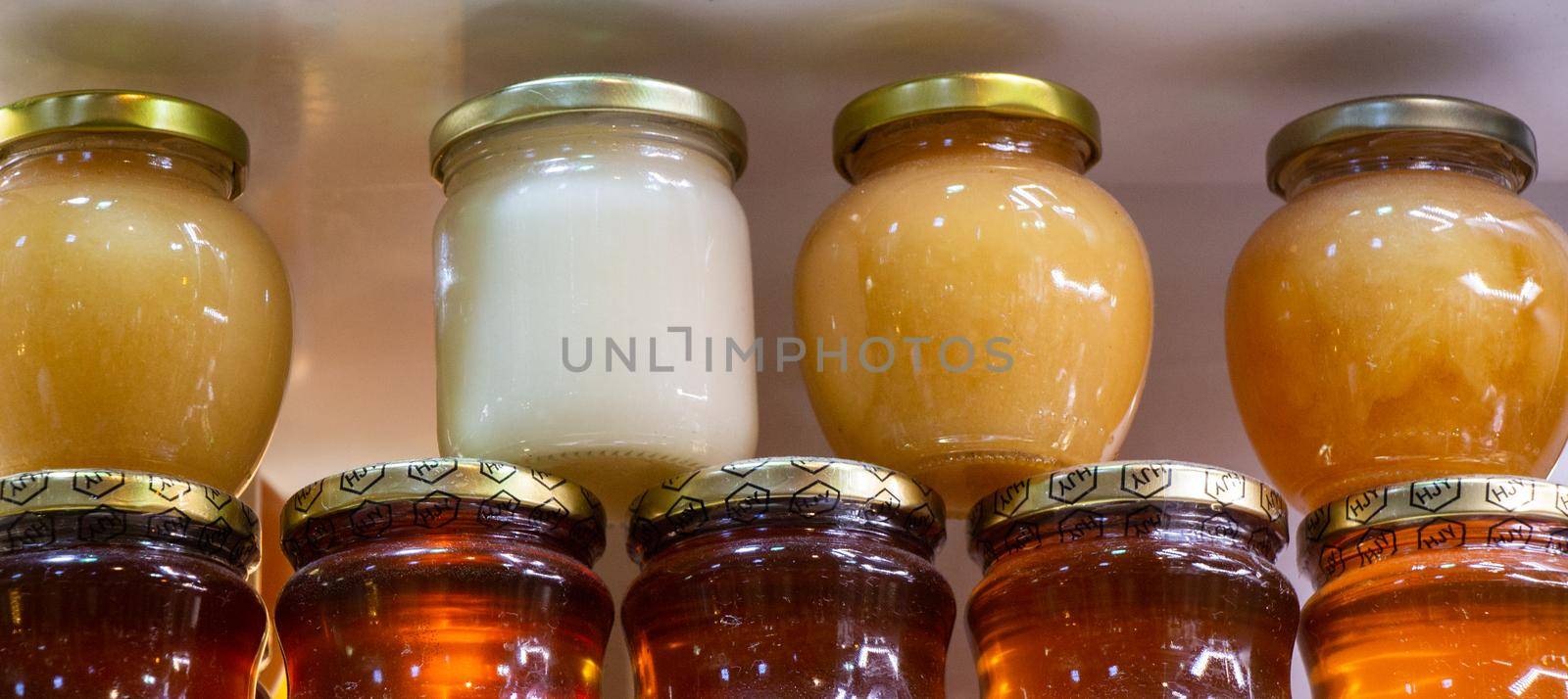 jars of honey as delicious nutrient ingredient by berkay
