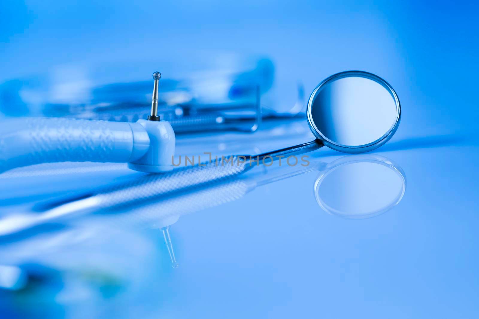 Stomatology equipment for dental care