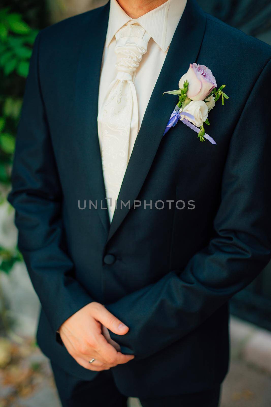 Wedding flower boutonniere groom. Wedding in Montenegro.