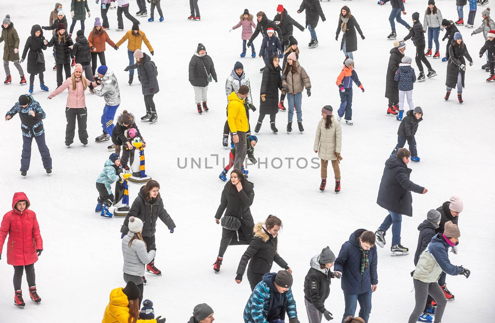 Ice-skating people. by palinchak
