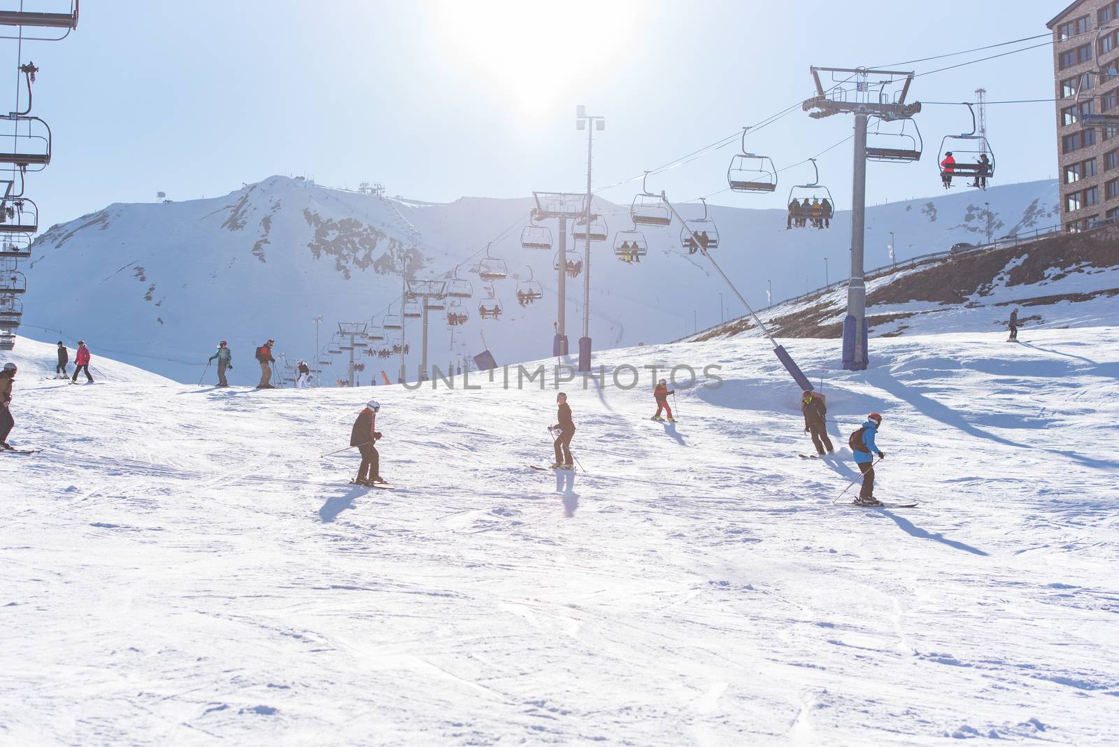 PAS DE LA CASA, ENCAMP. ANDORRA : 2020 18 FEB : PEOPLE SKIING IN SUNNY DAY IN THE POPULAR SKI RESORT IN GRANDVALIRA -  PAS DE LA CASA, ANDORRA