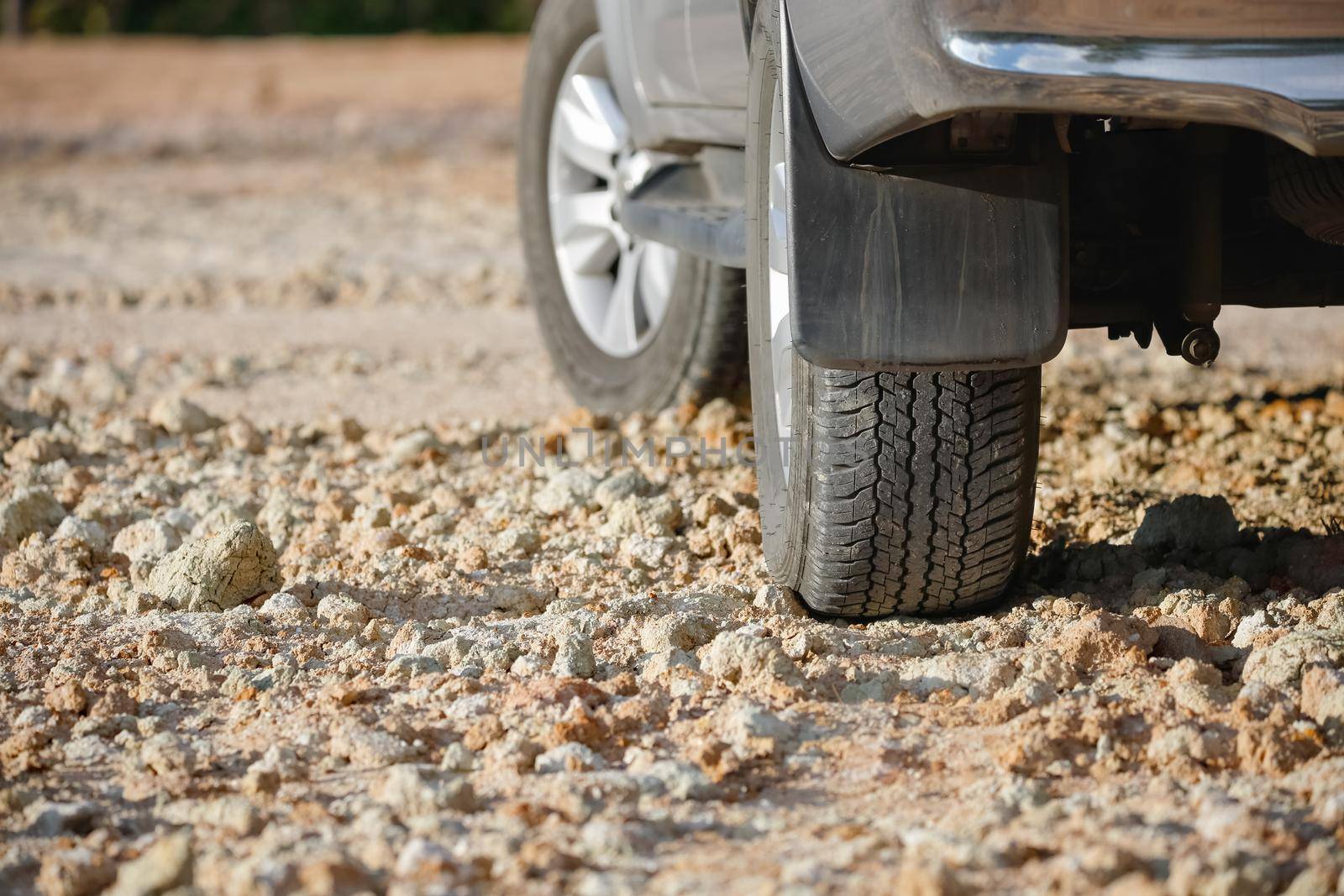 Dirt road tire on dirt track