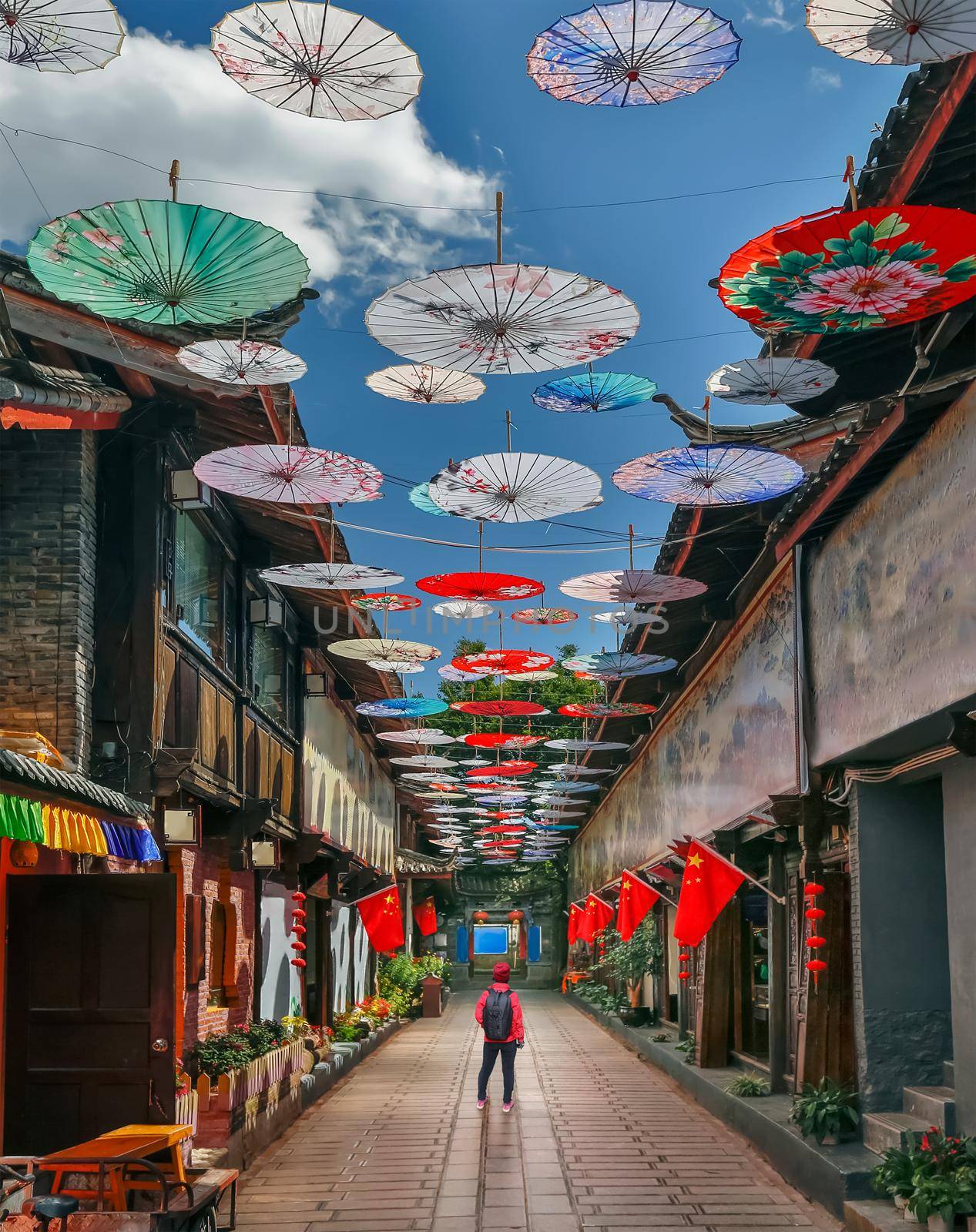 ‎Solo middle aged female travel in china , at Shuhe old town , Lijiang ,Yunnan ,China by toa55