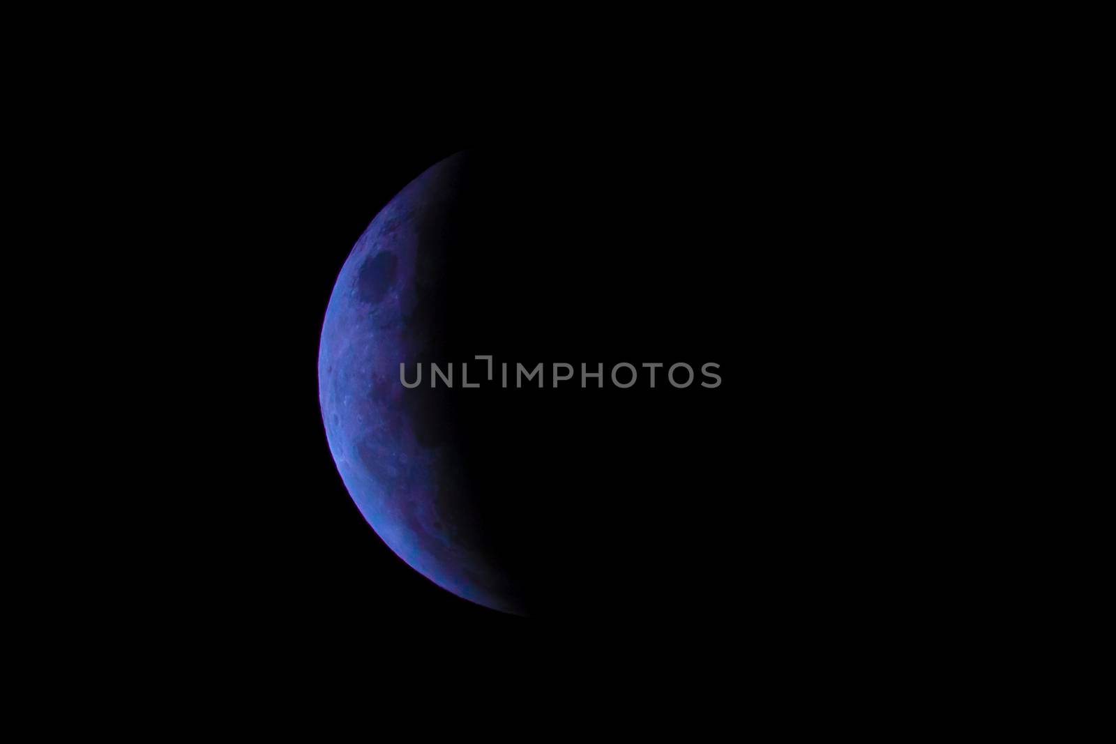 Photograph of a total lunar eclipse from the east coast of Australia by WittkePhotos