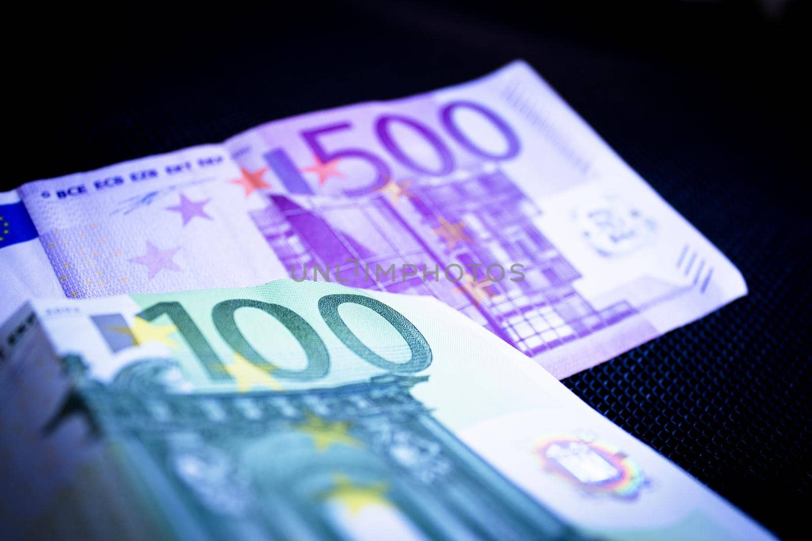 500 and 100 euros in official banknotes. No people