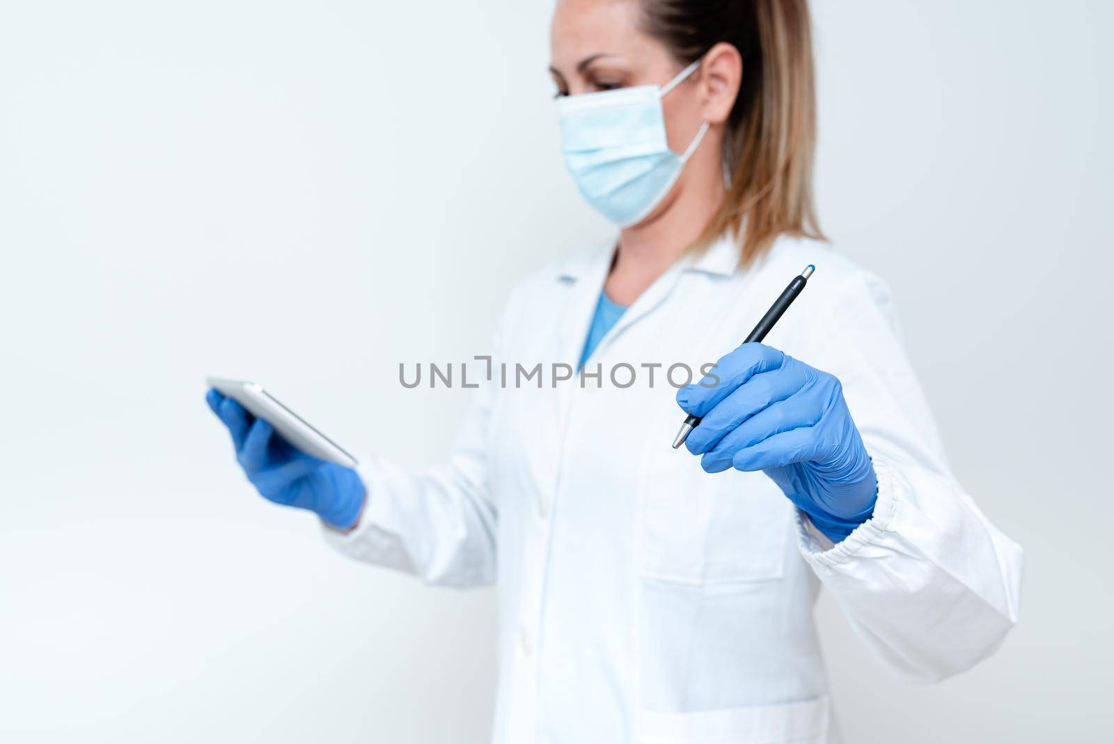 Demonstrating Medical Techology Presenting New Scientific Discovery