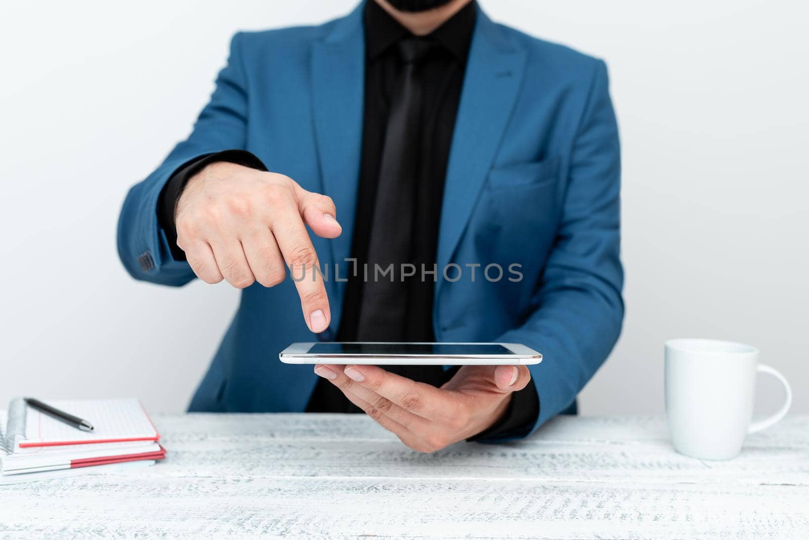 Presenting Communication Technology Smartphone Voice And Video Calling