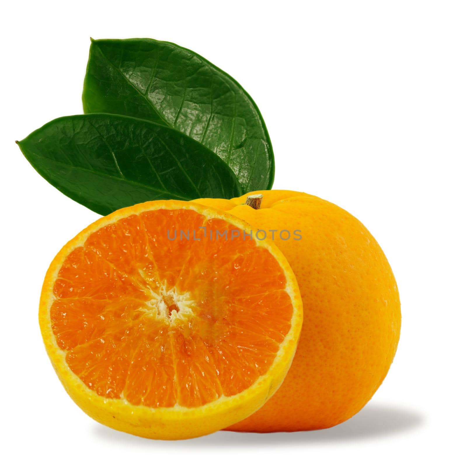 Orange fruit and orange halves
 Isolated on a white background Concept how to live with a naturally refreshing drink containing vitamin C.