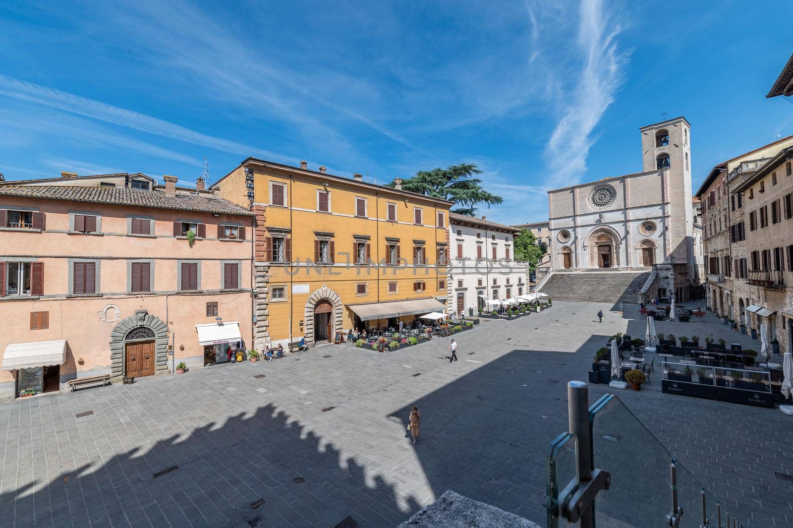 piazza del popolo in the center of the town of todi by carfedeph