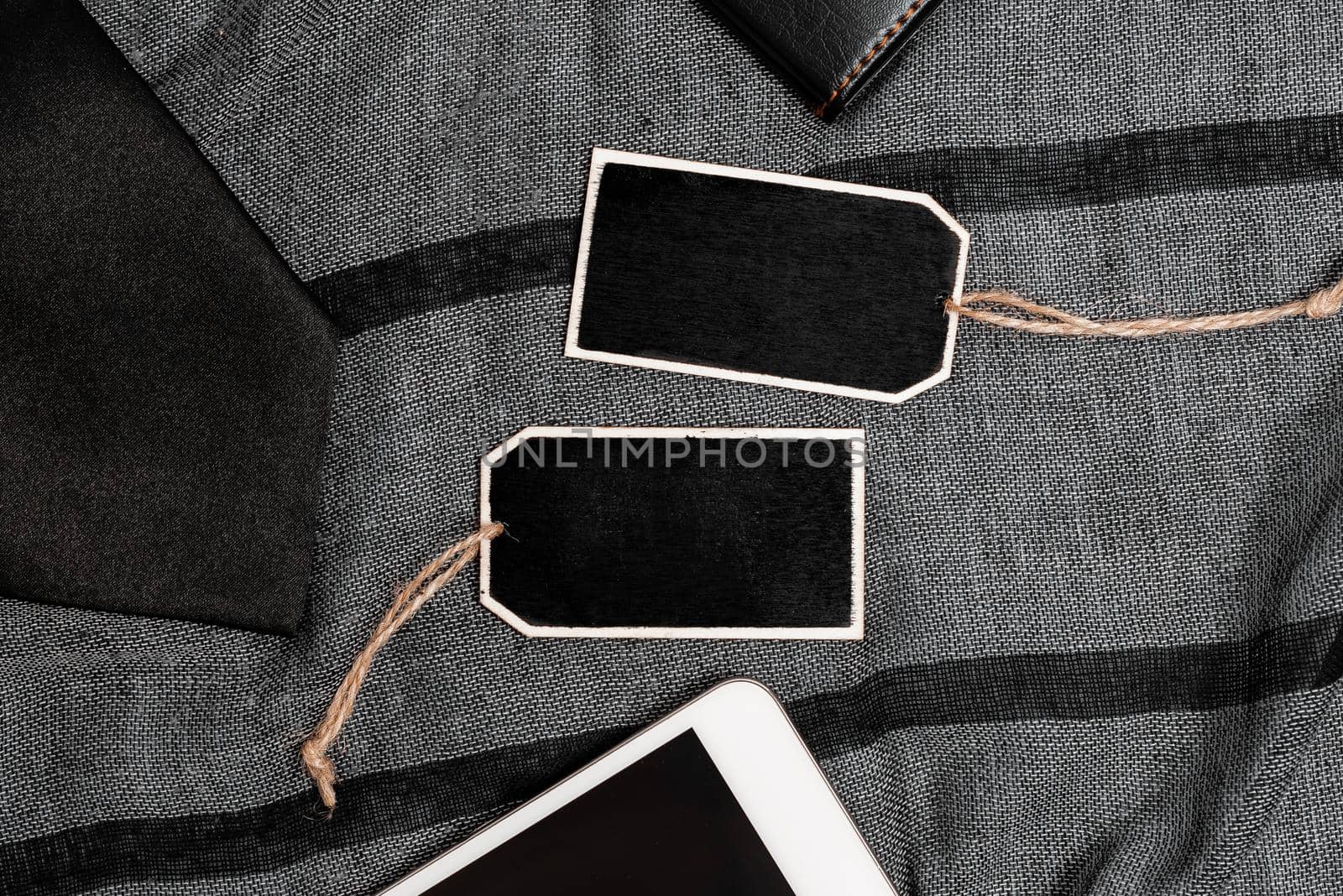 Smartphone Voice And Video Calls, Displaying Pocket Contents