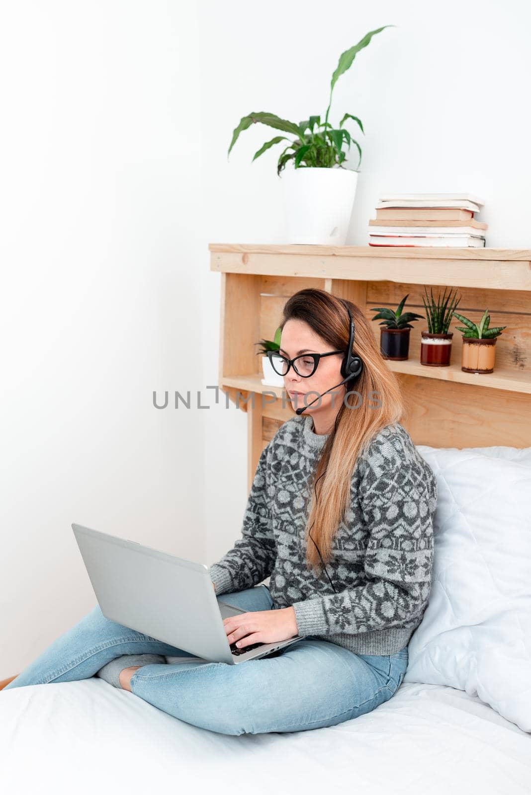 Student Learning New Things Online, Casual Internet Surfing And Browsing