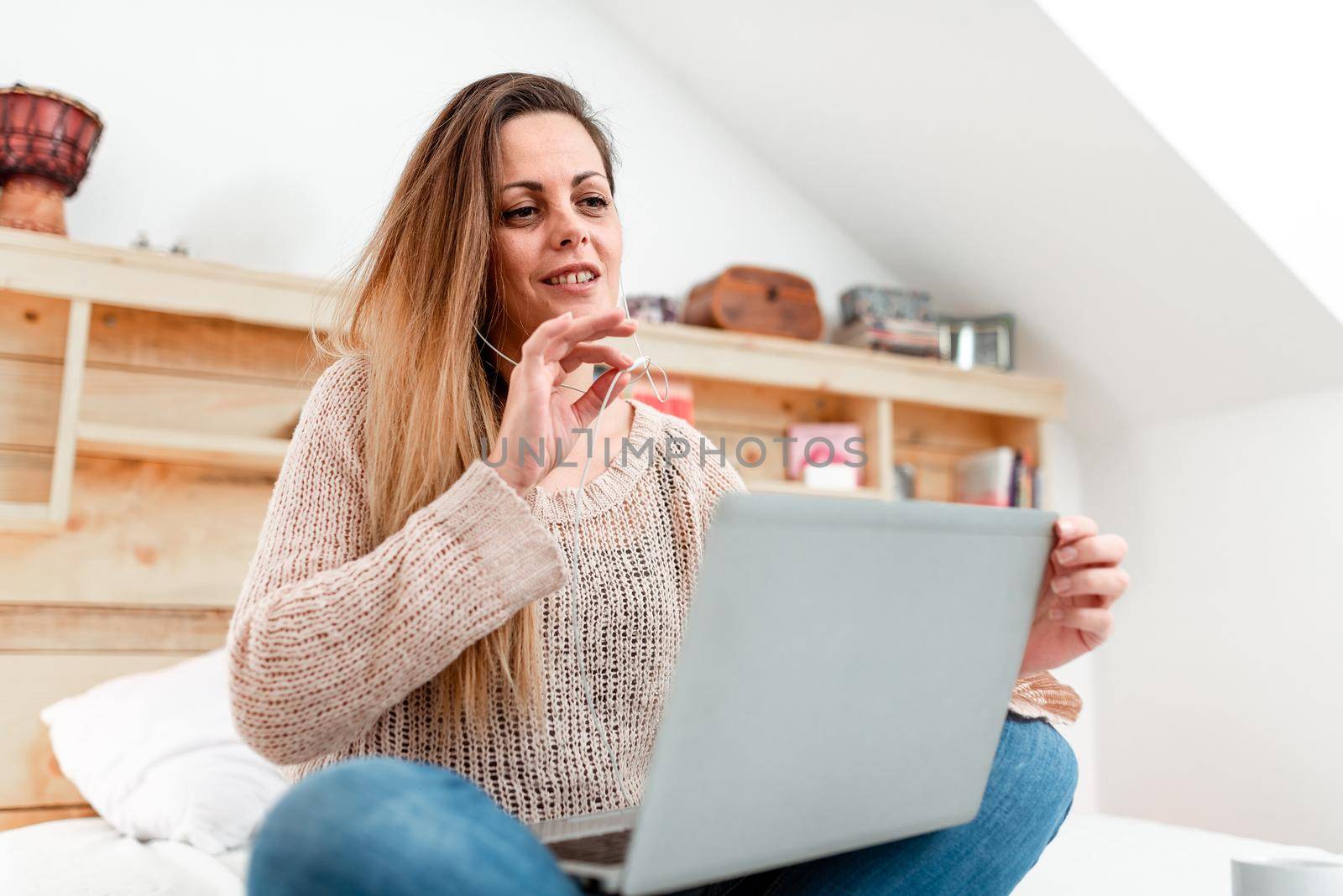 Casual Internet Surfing, Student Researching Online Websites