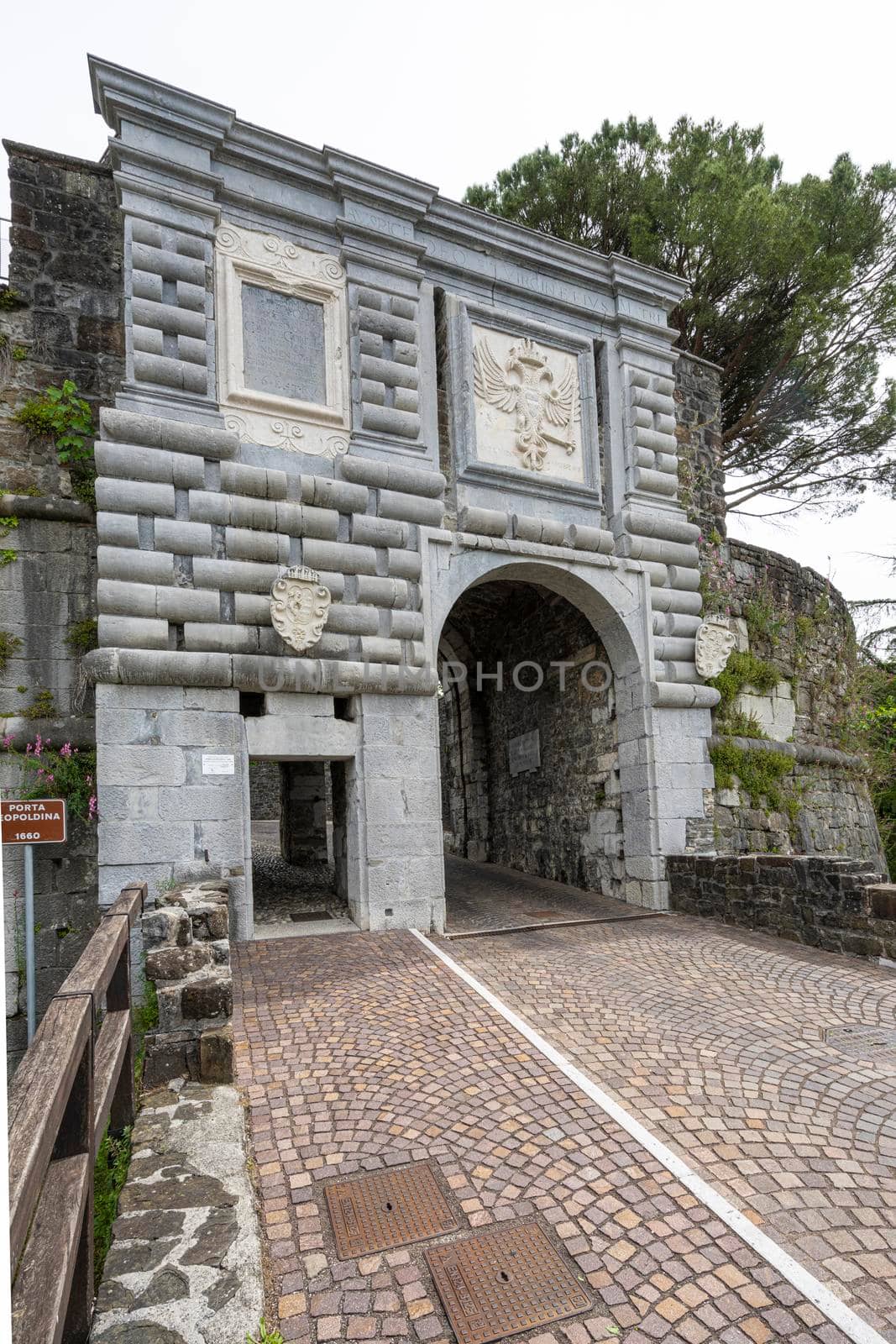 Leopoldina gate in Gorizia by sergiodv