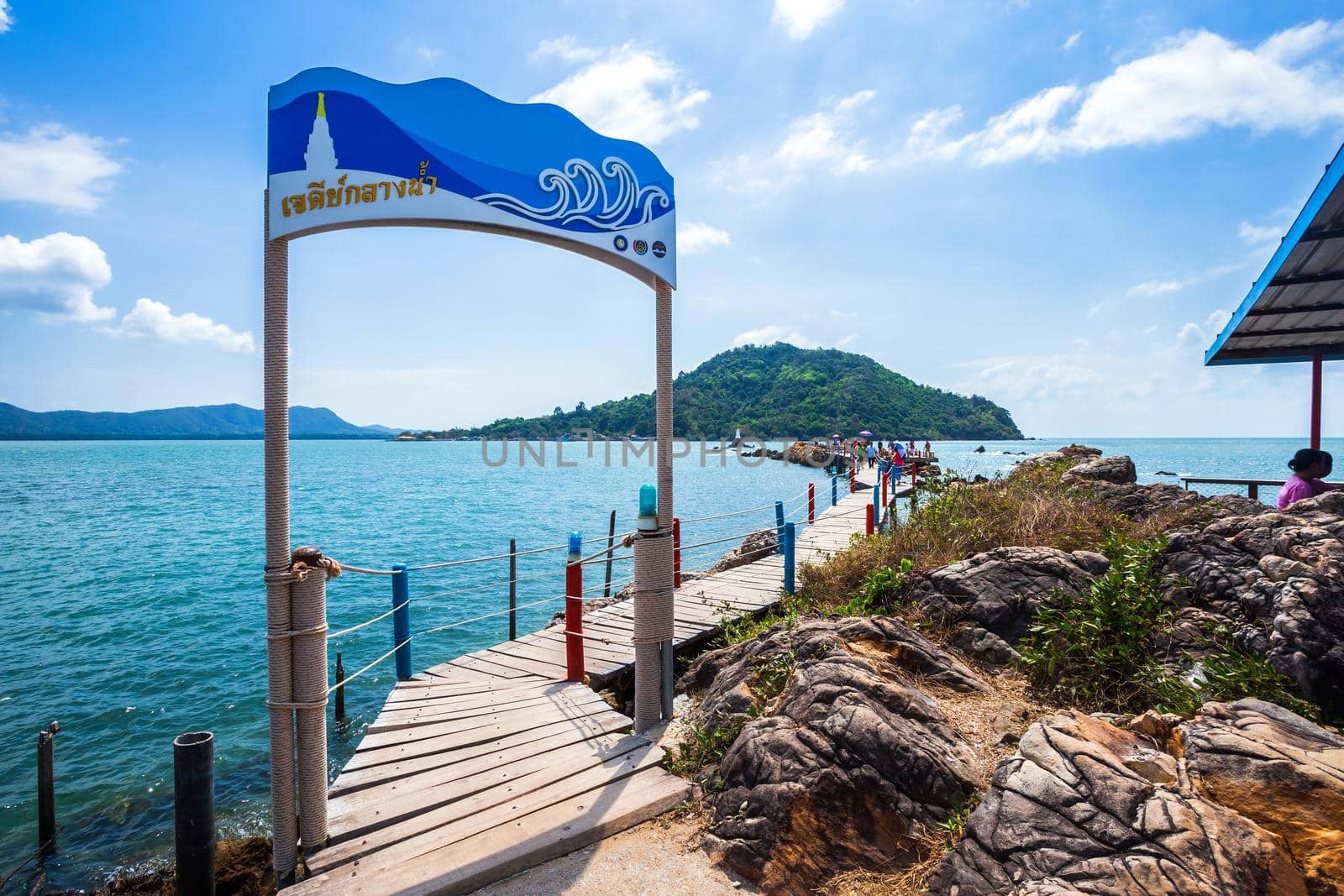 Chedi Ban Hua Laem viewpoint is a pagoda and is in Chanthaburi, Thailand.