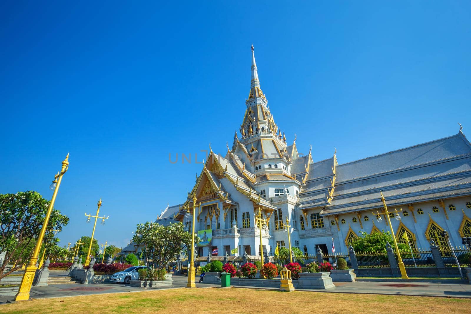 Wat Sothonwararam is a Buddhist temple in the historic centre and is a Buddhist temple is a major tourist attraction in Chachoengsao Province, Thailand.