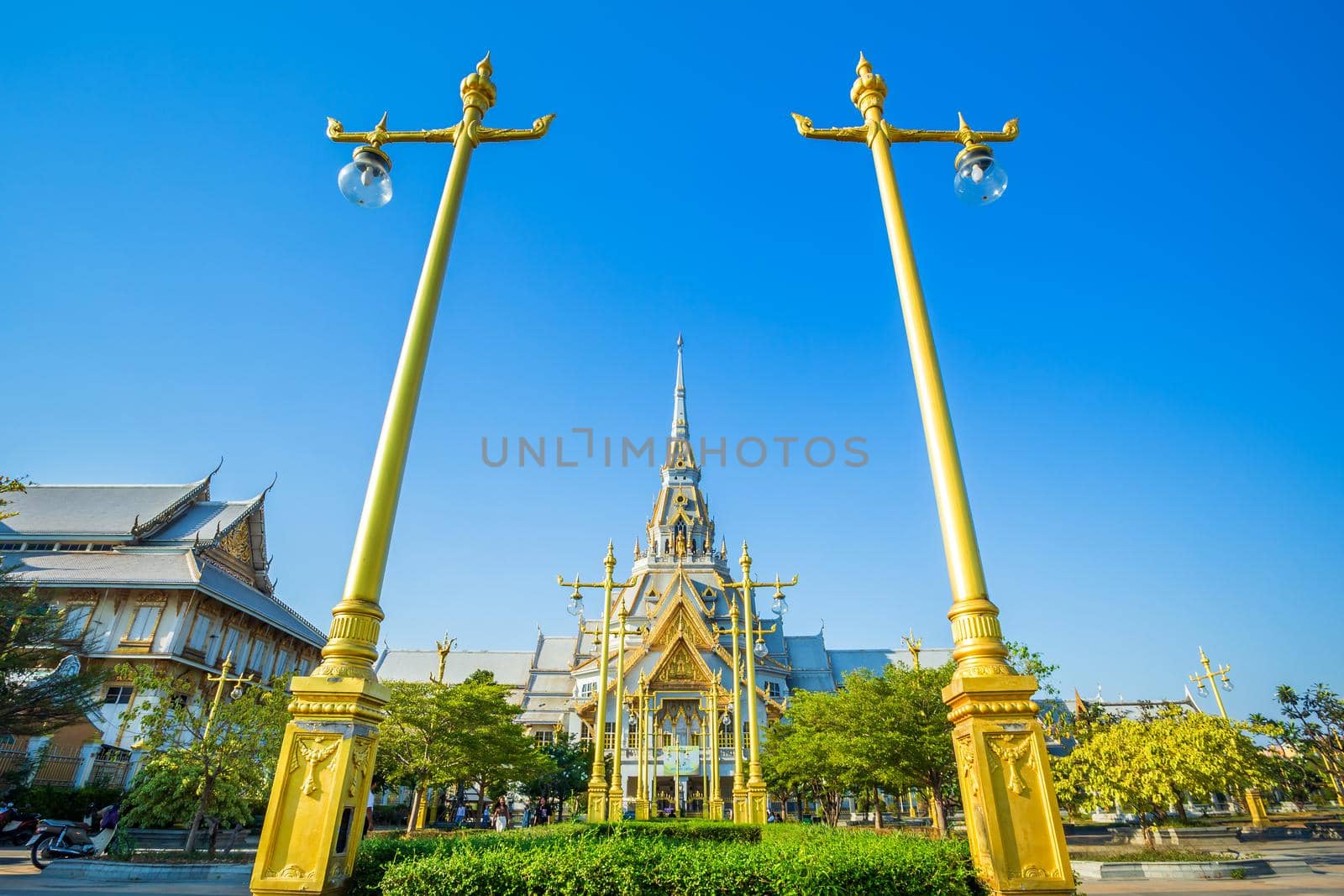 Wat Sothonwararam is a Buddhist temple in the historic centre and is a Buddhist temple is a major tourist attraction in Chachoengsao Province, Thailand.