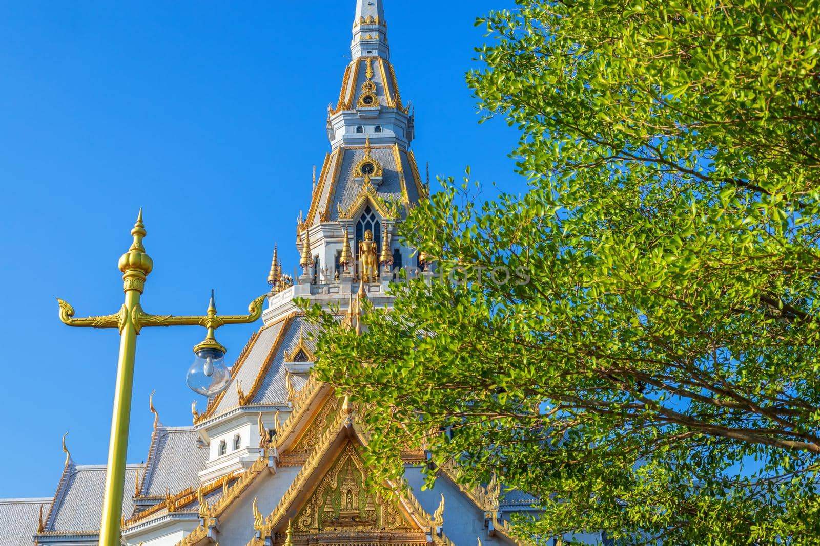 Wat Sothonwararam is a Buddhist temple in the historic centre and is a Buddhist temple is a major tourist attraction in Chachoengsao Province, Thailand.