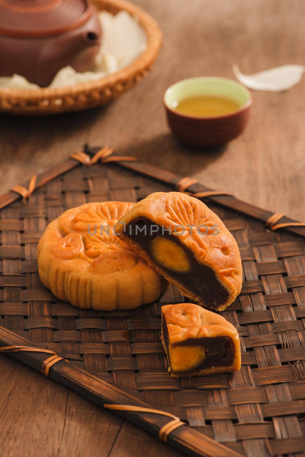 Mooncakes,which are Vietnamese pastries traditionally eaten during the Mid-Autumn Festival