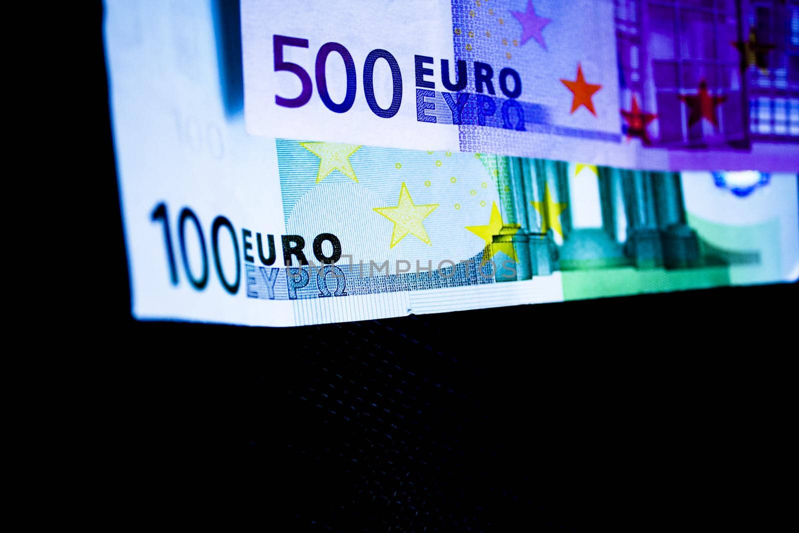 500 and 100 euros in official banknotes. No people