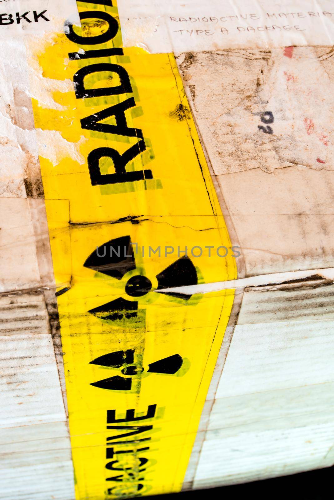 Transportation paper box package type A for small radioactive material