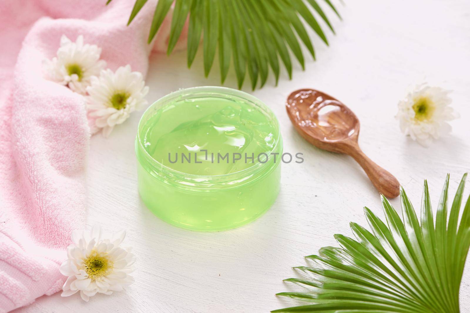 Smoothing gel aloe vera formula represent the cosmetic and bodycare. by makidotvn