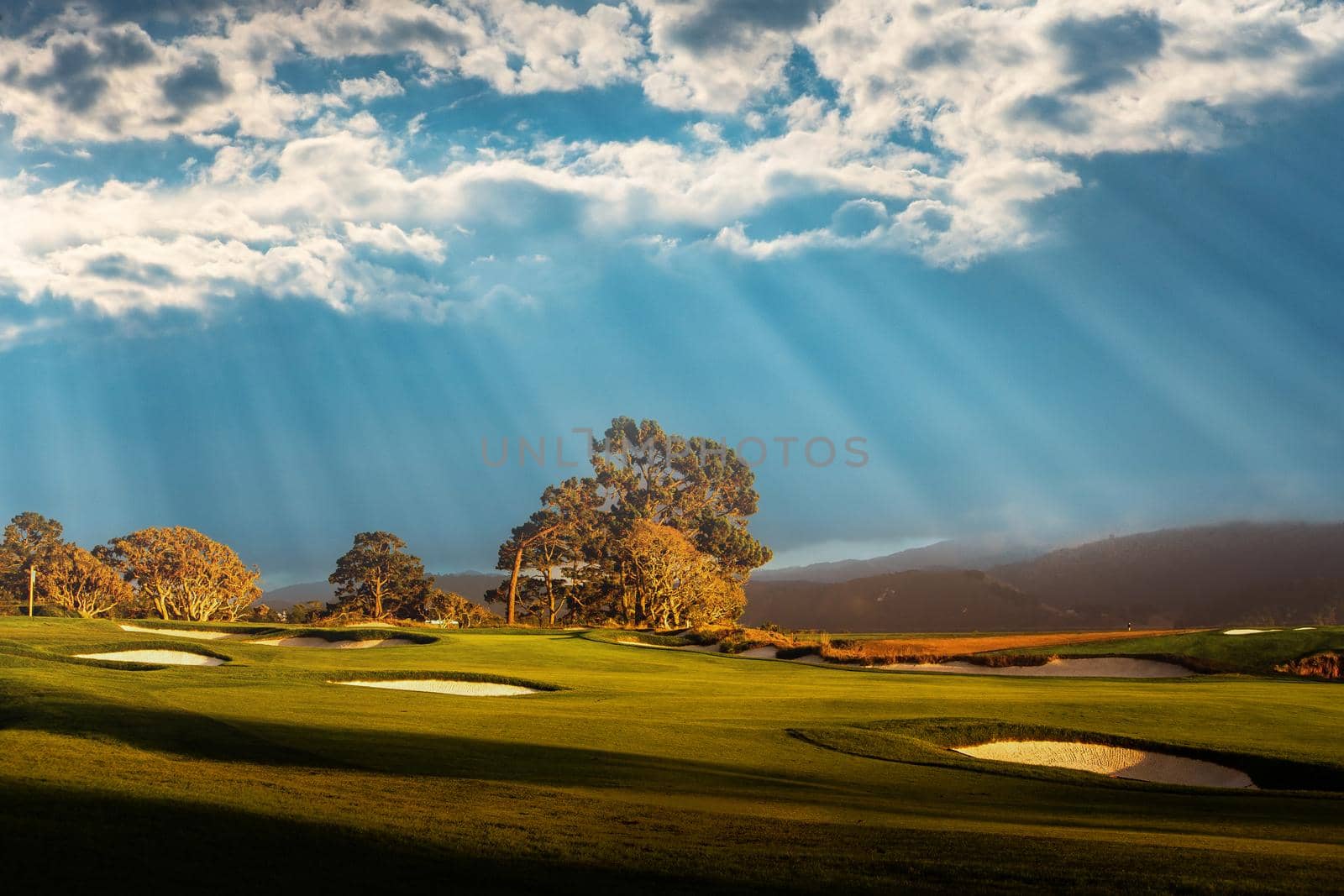 coastline golf course in California by photogolfer