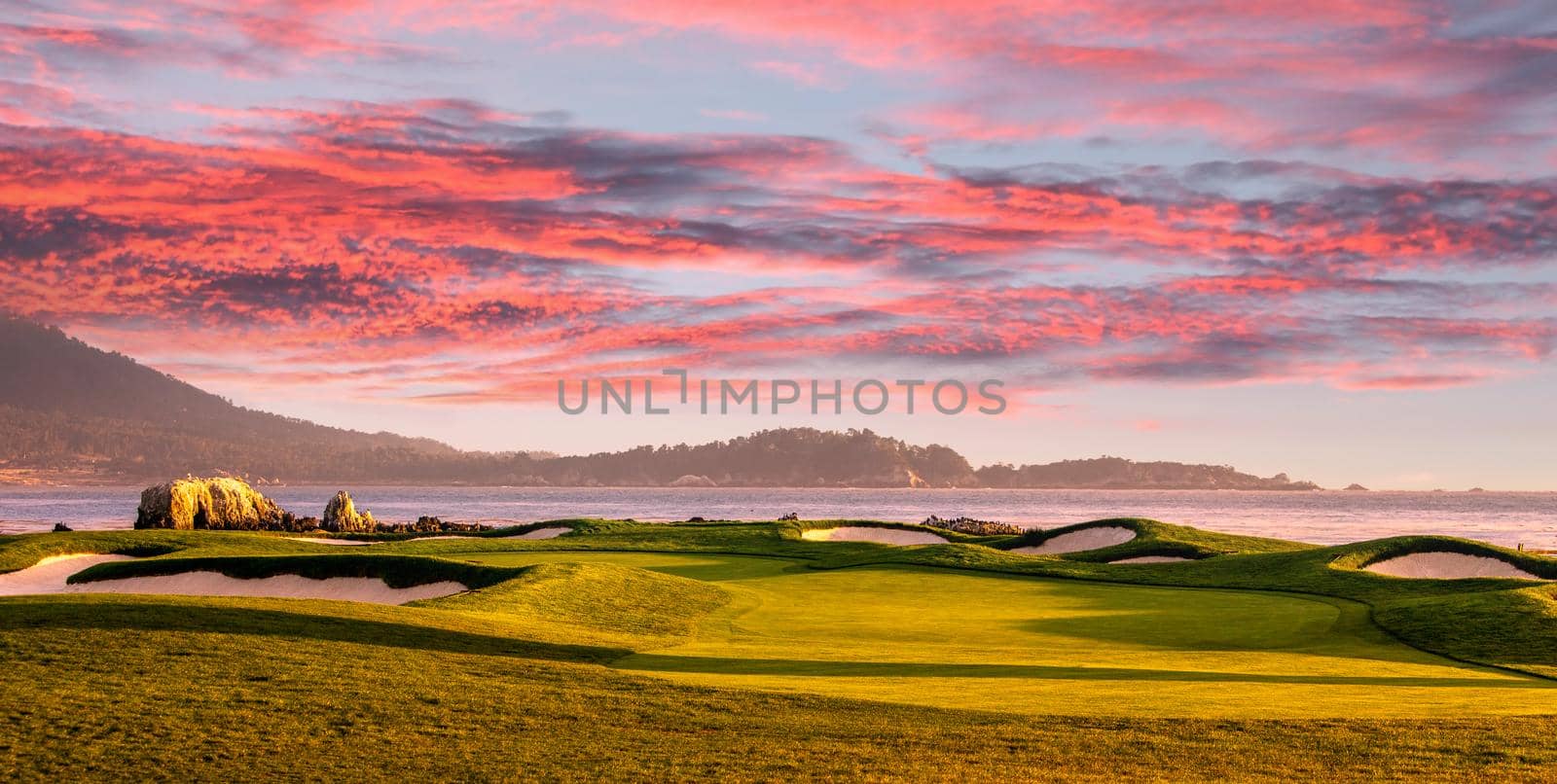 coastline golf course in California by photogolfer