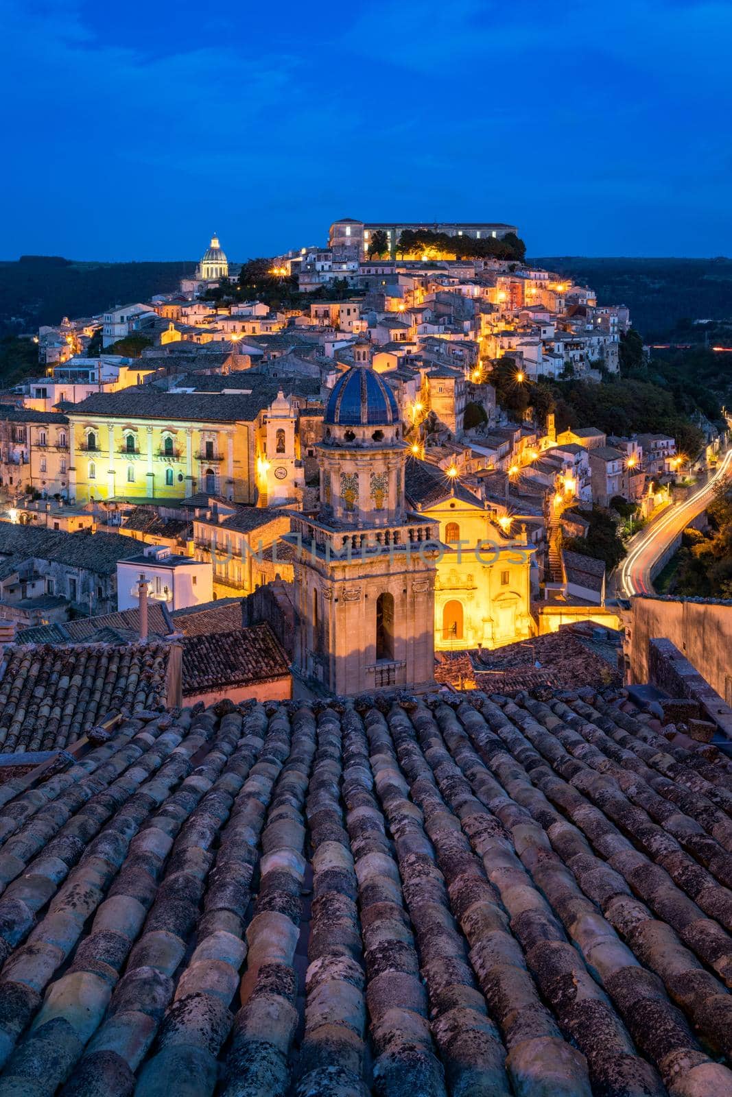 View of Ragusa (Ragusa Ibla), UNESCO heritage town on Italian island of Sicily. View of the city in Ragusa Ibla, Province of Ragusa, Val di Noto, Sicily, Italy. 
