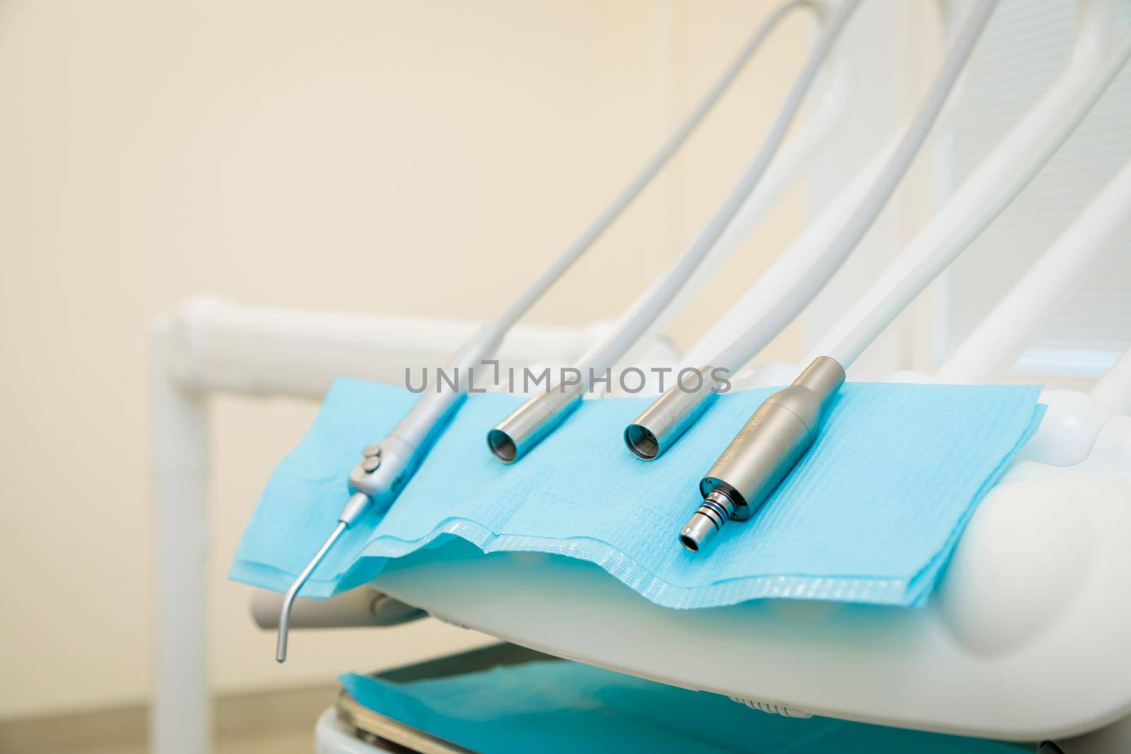 Medical equipment and devices in the dental office. Dental treatment and prosthetics.
