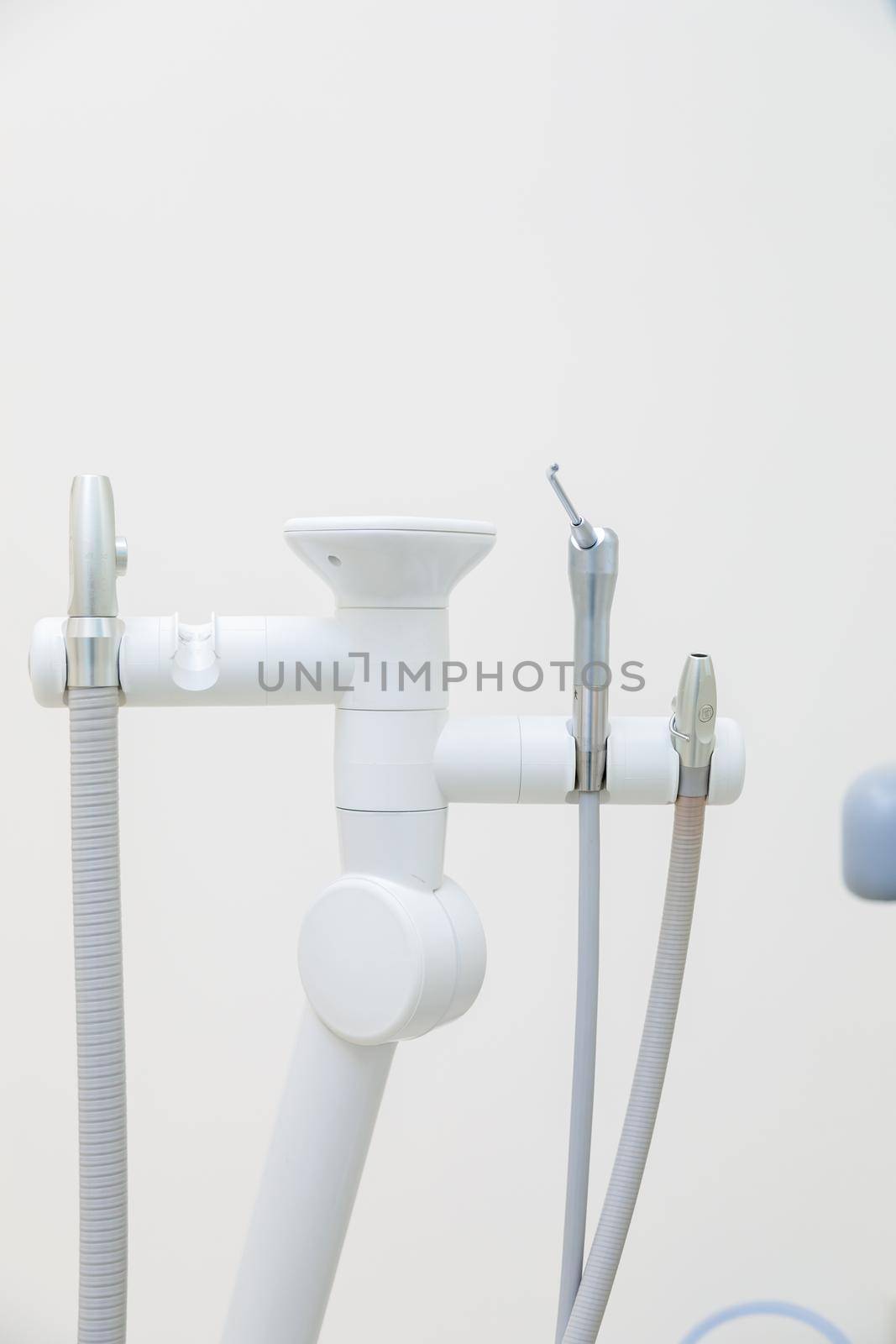 Medical equipment and devices in the dental office. by Yurich32