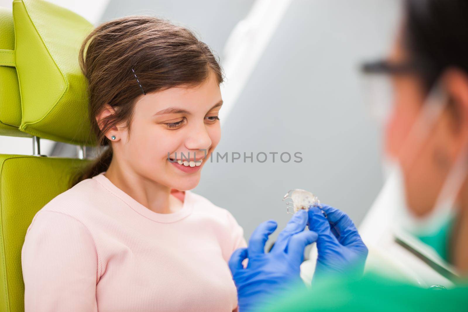 Child at dentist by djoronimo