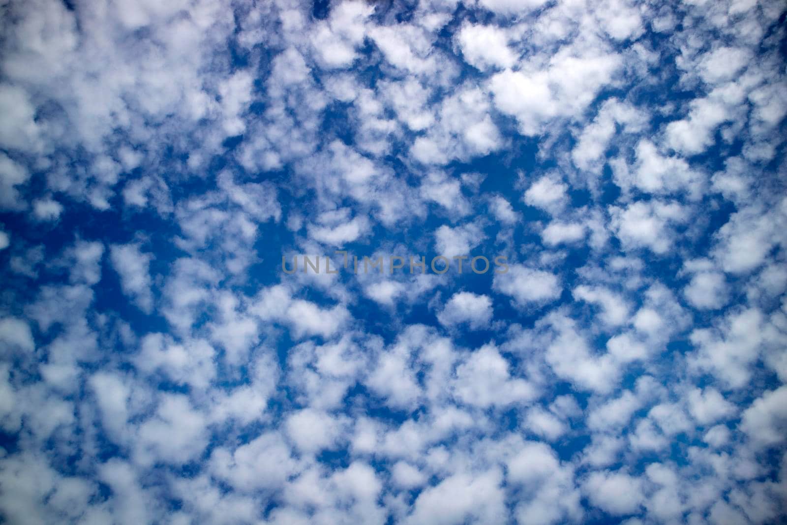 The geometric composition of the clouds  by fotografiche.eu