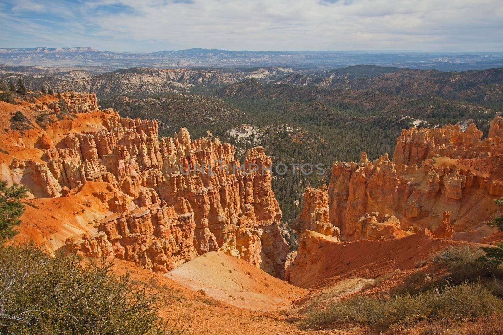 View over Bryce Canyon from Black Wolf Canyon