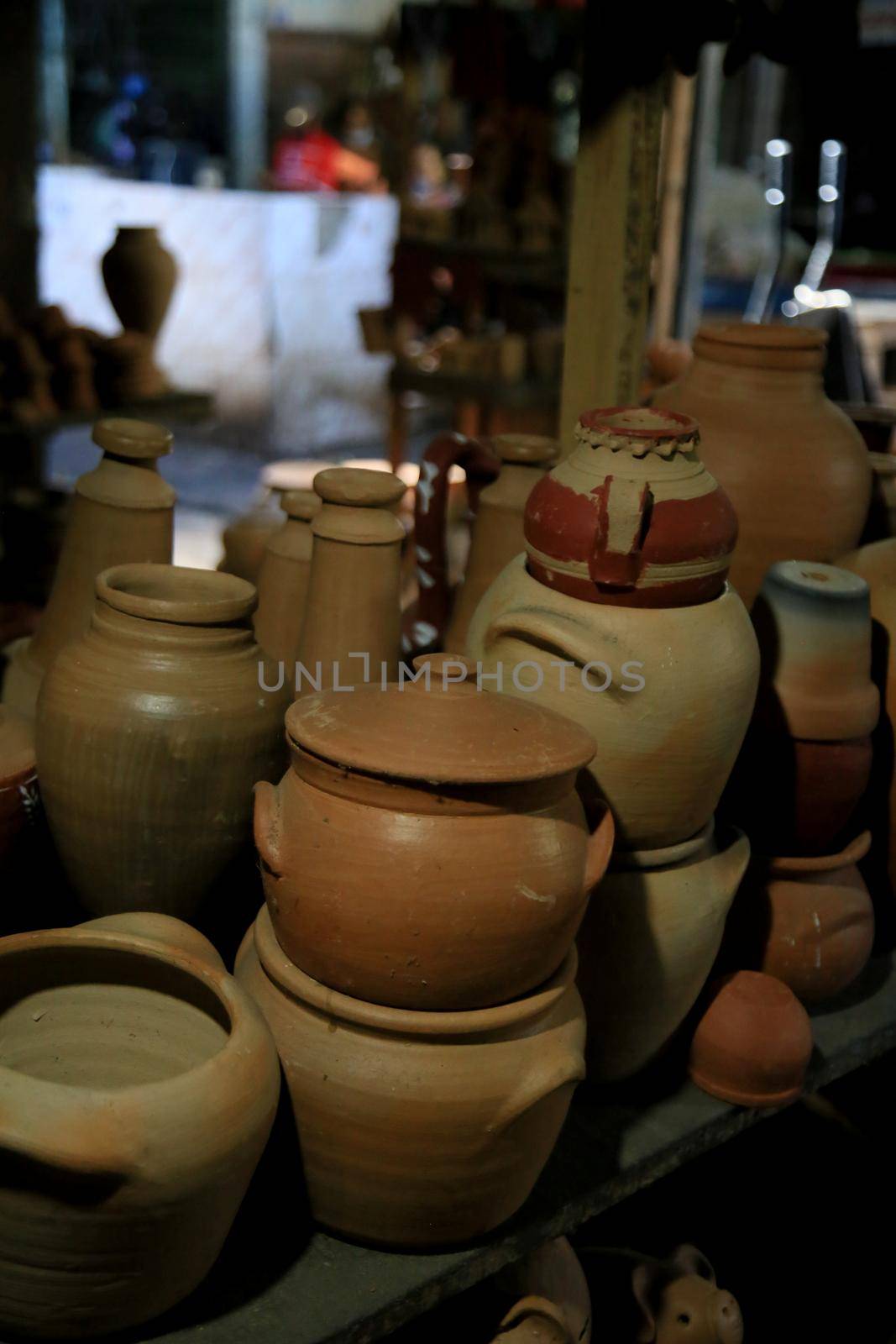 
pieces made of clay for sale at fairs by joasouza