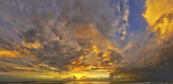 The variety of the colors of the clouds are the protogonist of a special sunset.