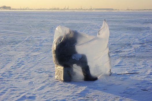 the passion of the fishing win on the freeze and the wind.