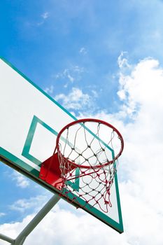 Outdoor basketball hoop