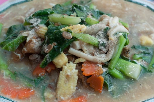 noodle with meat and vegetable